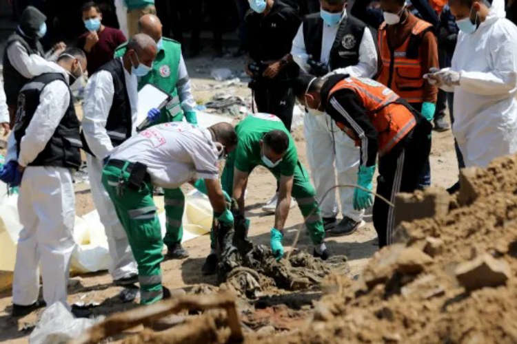 Mass graves discovered at al-Shifa Hospital and in Beit Lahiya