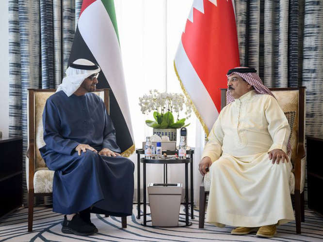 The UAE President met with the King of Bahrain
