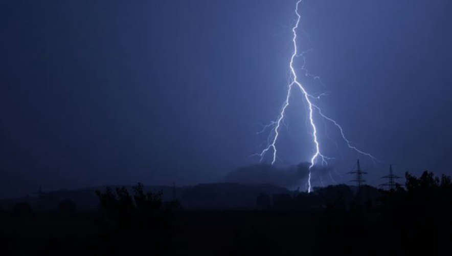 Kerala State Disaster Management Authority has issued a thunder alert
