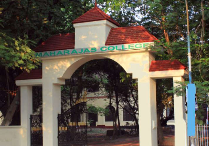 SFI attack on KSU worker in Maharajas College