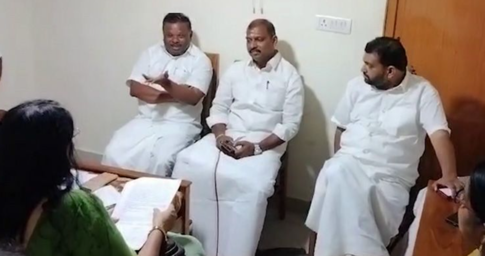 bjp leaders meet ex cpm mla s rajendran