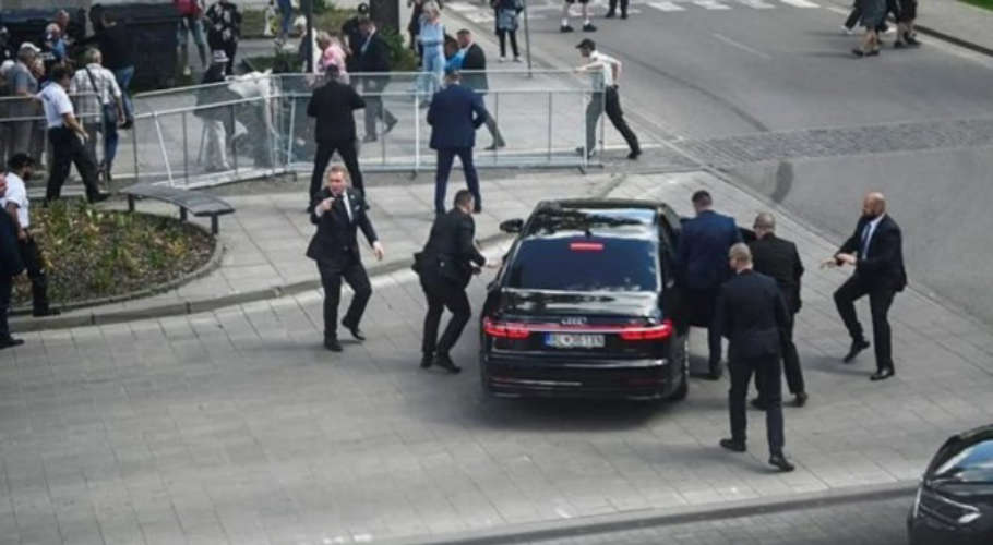 
Slovakias PM Robert Fico injured in shooting rushed to hospital