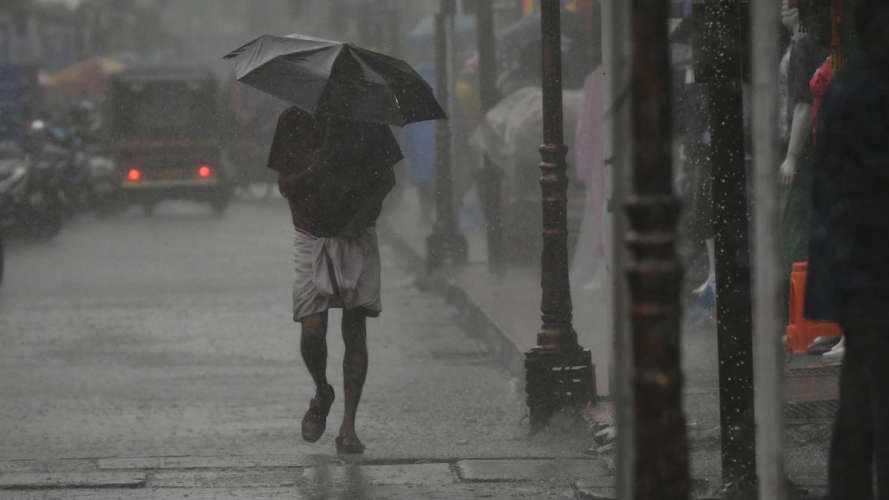 heavy rain alert-monday orange alert in all district-latestinfo