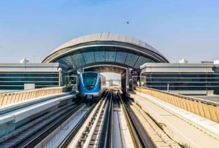 dubai-metro-services-restarted-were-closed-due-to-heavy-rain