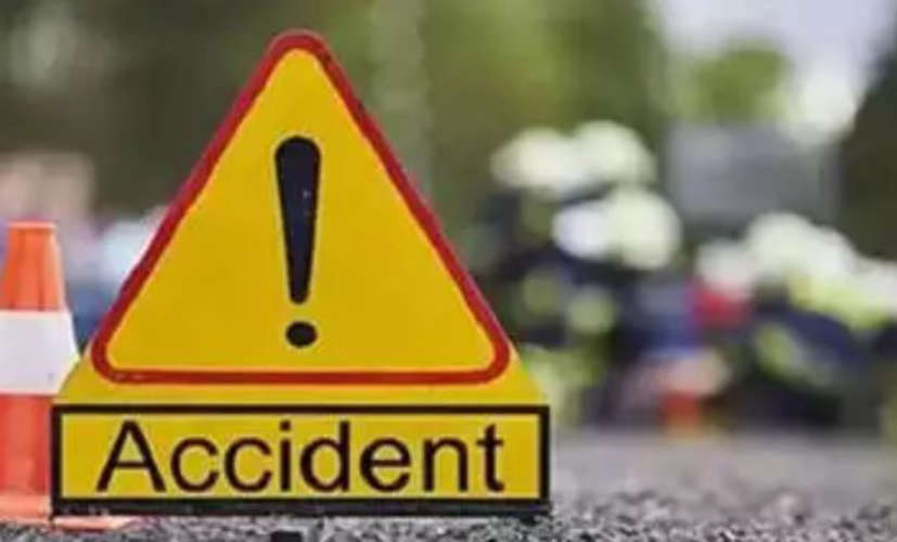 6 injured in jeep overturn accident in Kakadampuzha
