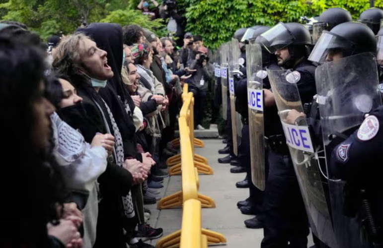 Students walk out of University of Chicago graduation over Israel policies