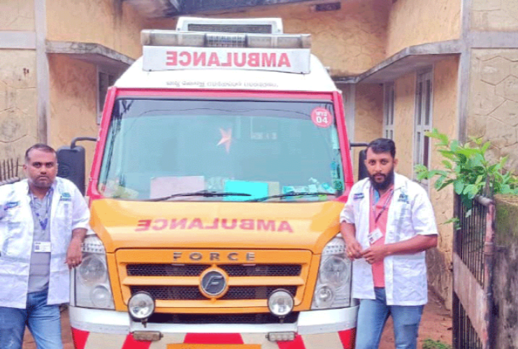 Kaniv Ambulance staff rescued the tribal woman