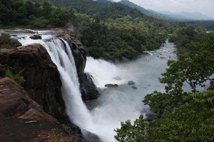 aathirappilli vellachaattam