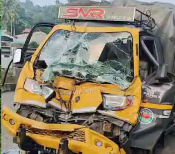 The pickup van crashed. The driver died without treatment