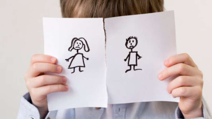 Travel rules for children of divorcees eased