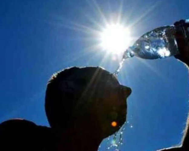 Summer heat in UAE surpasses 50 degrees
