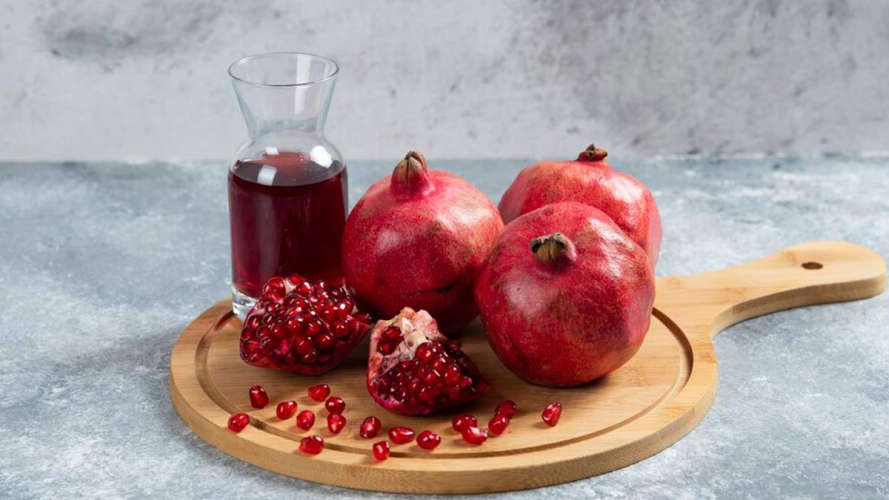 Eating Pomegranates: Expert Tips for Maximising Health Benefits
