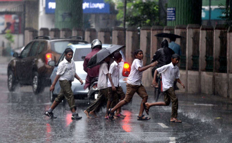 holiday to seven districts educational institutions today due to heavy rain