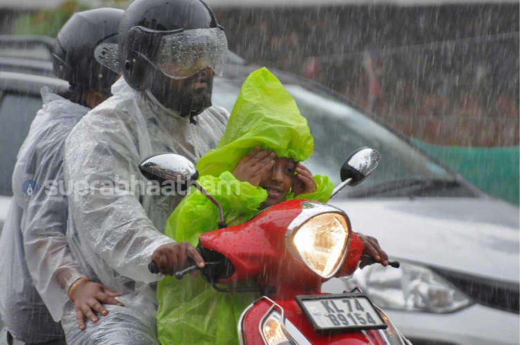 holiday-kannur-due to heavy rain