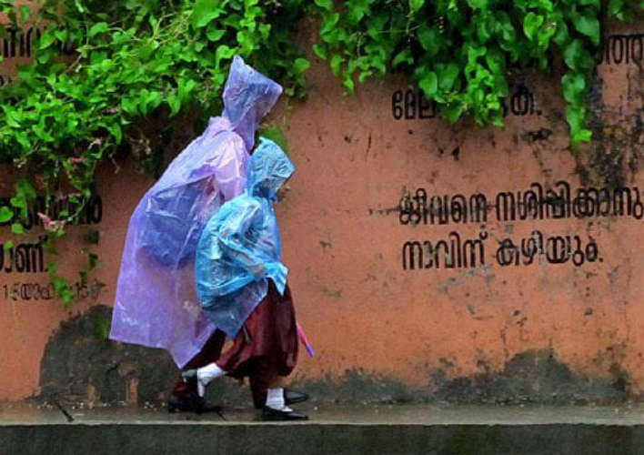 kerala-heavy-rain-schools-leave