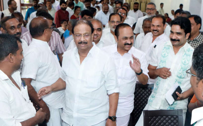 Sudhakaran and Satheesans Rift Threatens Congress Mission 2025 in Kerala