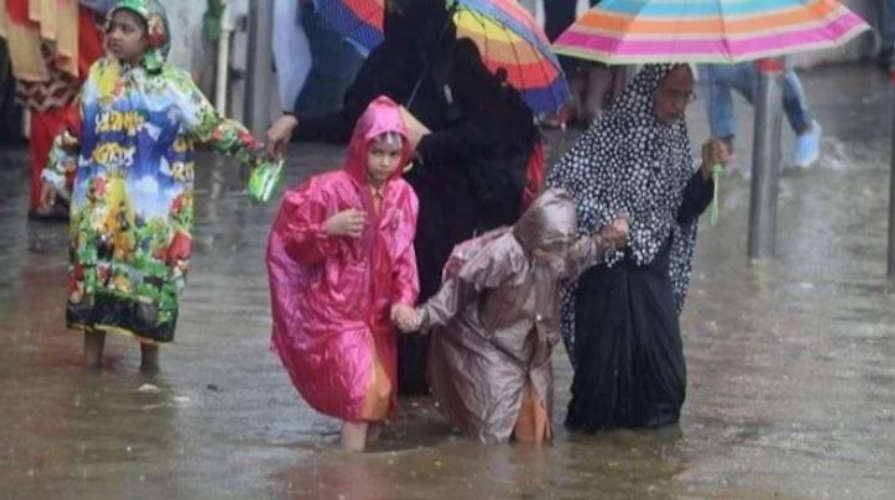 Heavy rains holidays for schools in Kozhikode district tomorrow