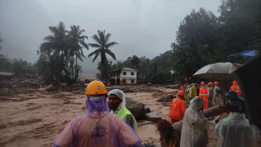 wayanad landslide death rate rise to seven rescue mission continues