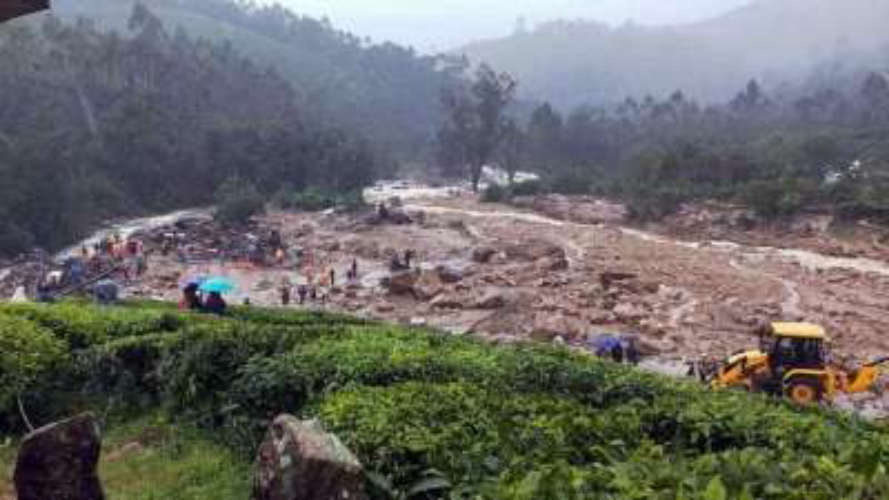 wayanad landslide NDRF team at mudakai