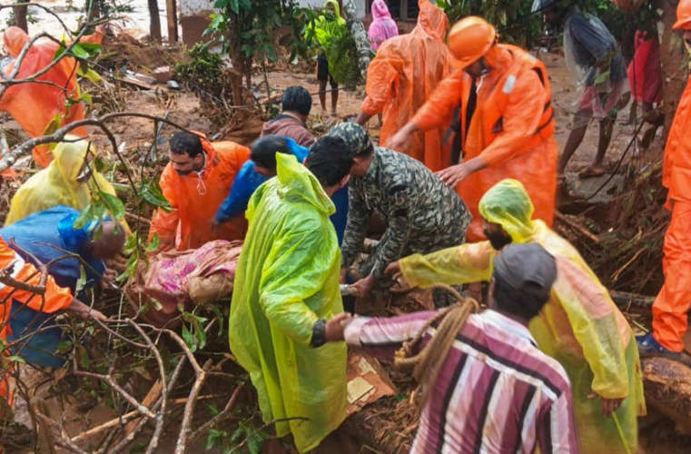 landslide-rescue-operations-with-dog-squad