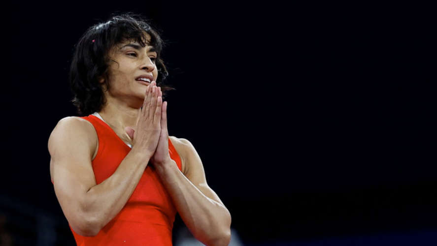 vinesh phogat announced resignation