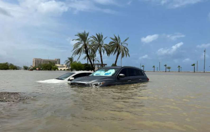 Heavy rain in Saudi Arabia Chance of flooding and strong winds