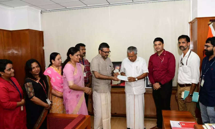 Kudumbashrees hand for Mundakai rehabilitation 20 crores was handed over