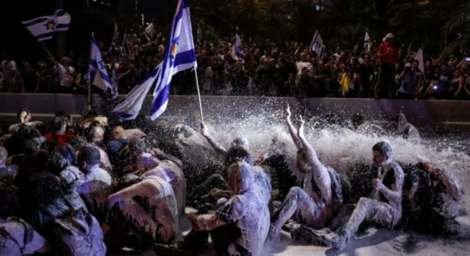 Israeli Protests Intensify as Citizens Demand Ceasefire Netanyahu Government Responds with Aggression