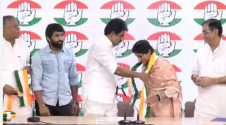 Vinesh Phogat Bajrang Punia Join Congress