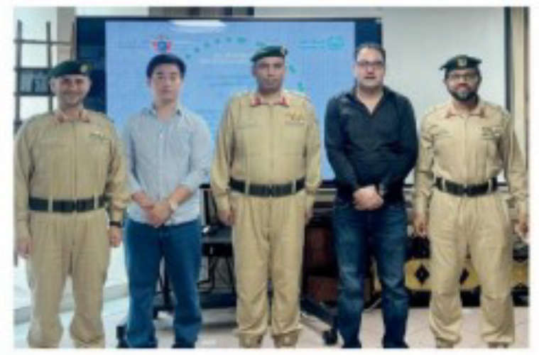 Contributions to security Two expatriates honored by Dubai Police