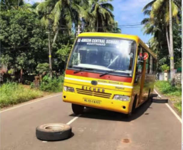 school-bus-rear-wheel-breaks-off-mid-way