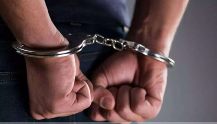 Theft by impersonating a police officer in Muscat Accused in custody