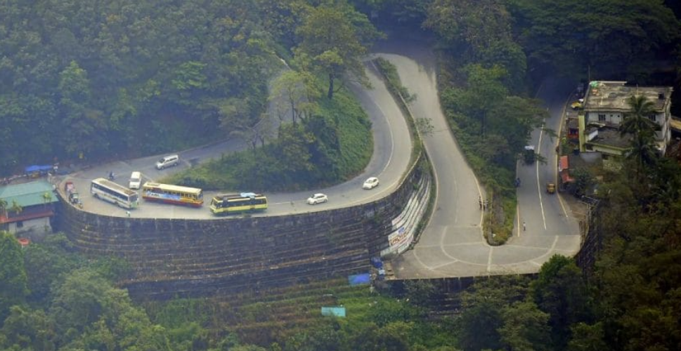 Restrictions on heavy vehicles at Thamarassery pass